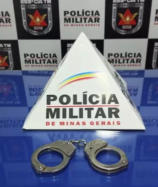 Homem é preso por descumprir medidas judiciais de afastamento, violação de domicílio e stalking em Pirapora